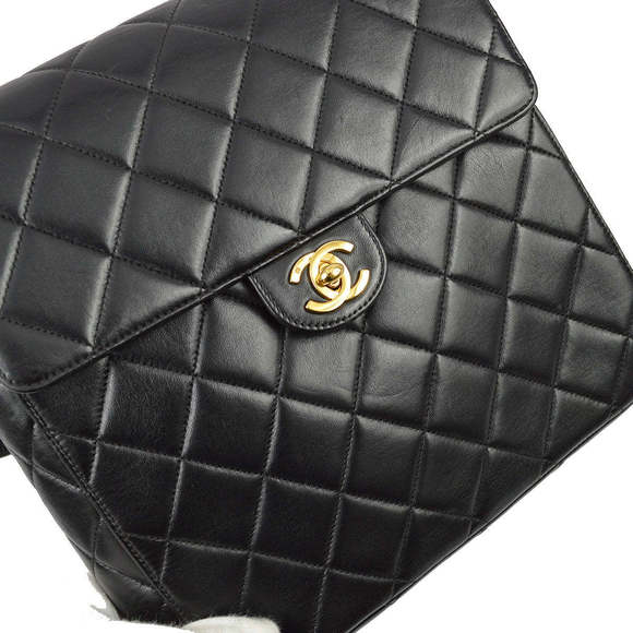 CHANEL Black Lambskin Shoulder Bag 56377 - Picture 7 of 11
